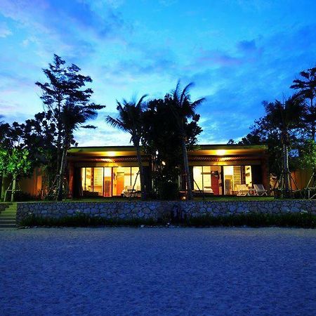 Capstone Resort Haad Chao Samran Bagian luar foto